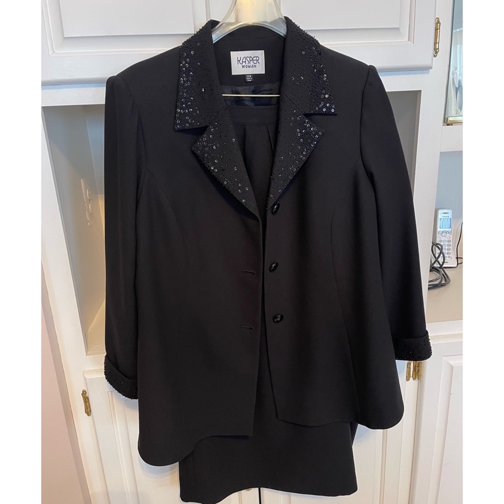 Blazer and skirt set. In great condition!!